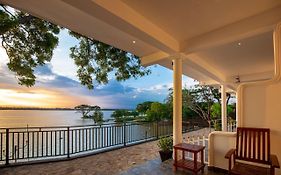 Olu Villa Resort